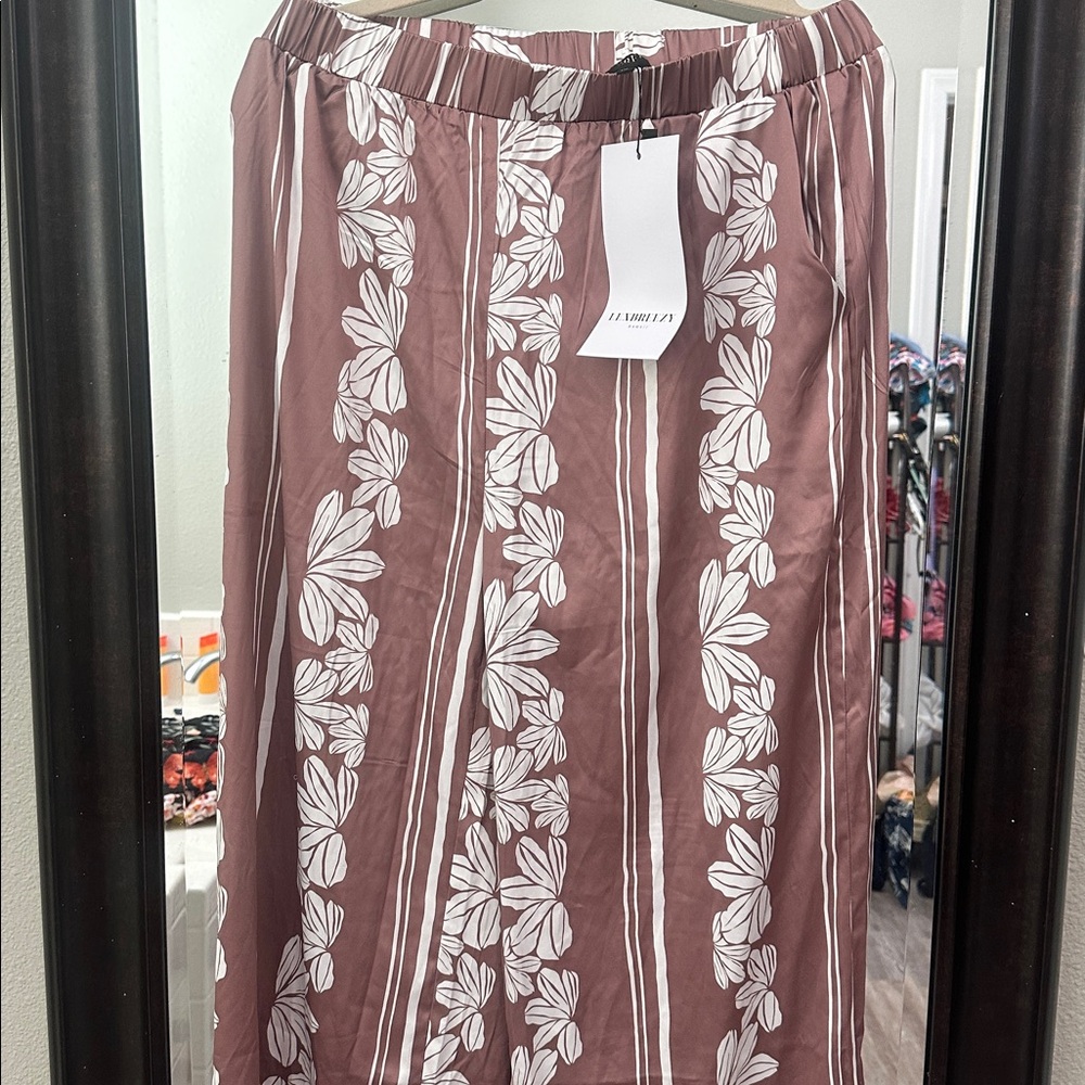 Naupaka Hawaiian wide leg pant in Mauve and White